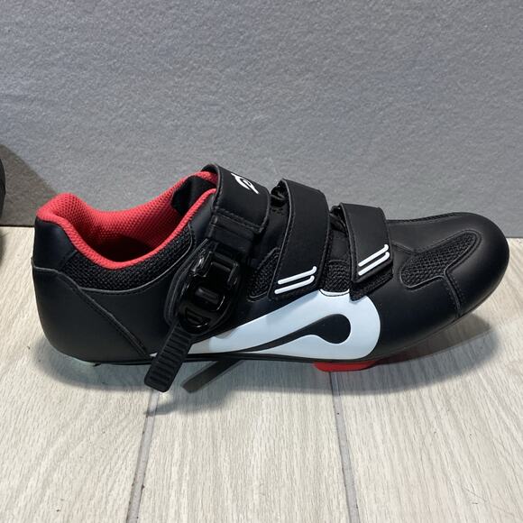 Peloton Black Athletic Cycling Shoes with Velcro Straps - Picture 5 of 11